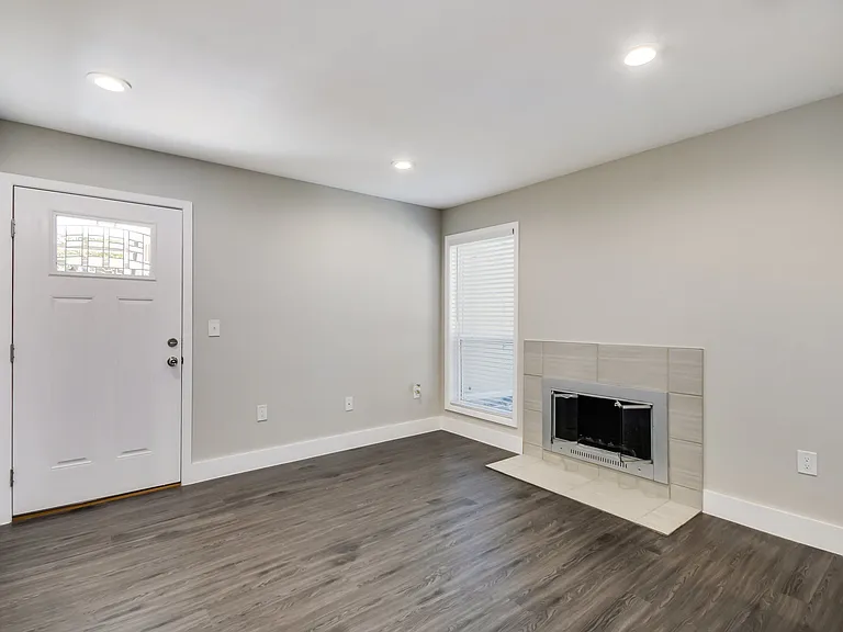 935 La Posada Dr #142 — Photo 13