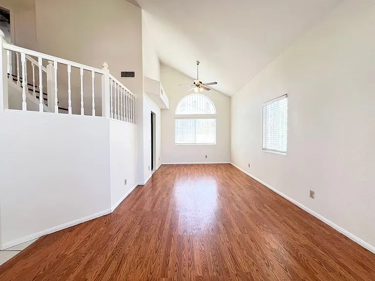 7525 Meadowoak Ln — Photo 5