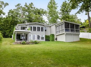 215 Westshore Dr, Jerome, MI 49249