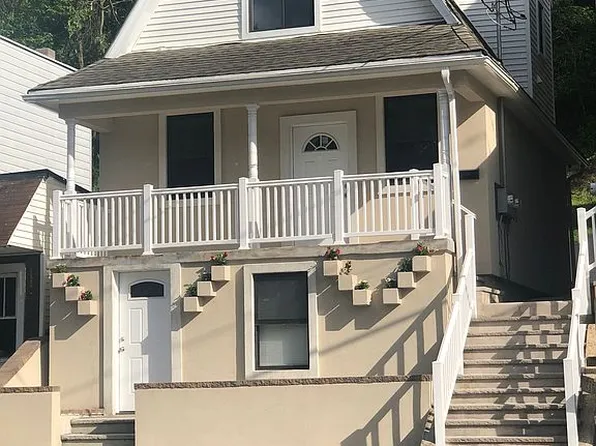 587 Peacock St, Pottsville, PA 17901