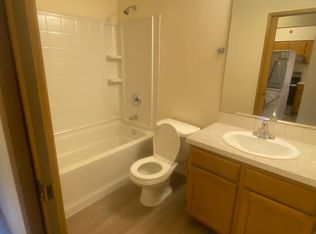 1302 N 152nd St APT 3, Seattle, WA 98133