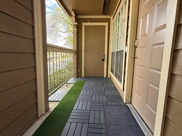 1880 White Oak Dr APT 182, Houston, TX 77009