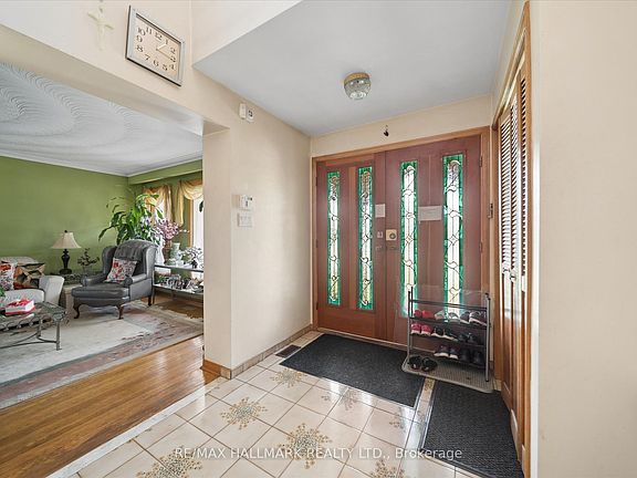 5th image of 16 Ascolda Blvd