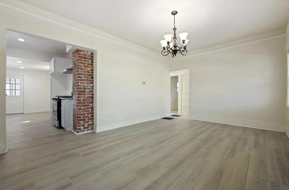 412 E Arcade St — Photo 3