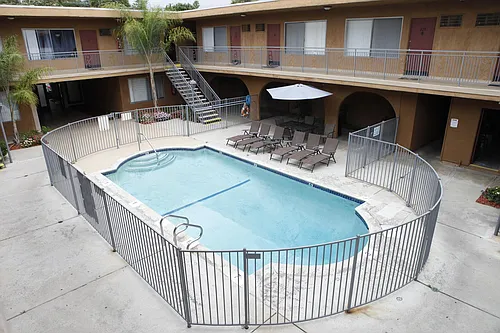 11921 Chandler Blvd Photo 1