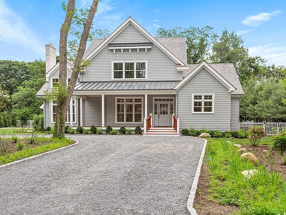 3rd image of 19 Coves End Ln