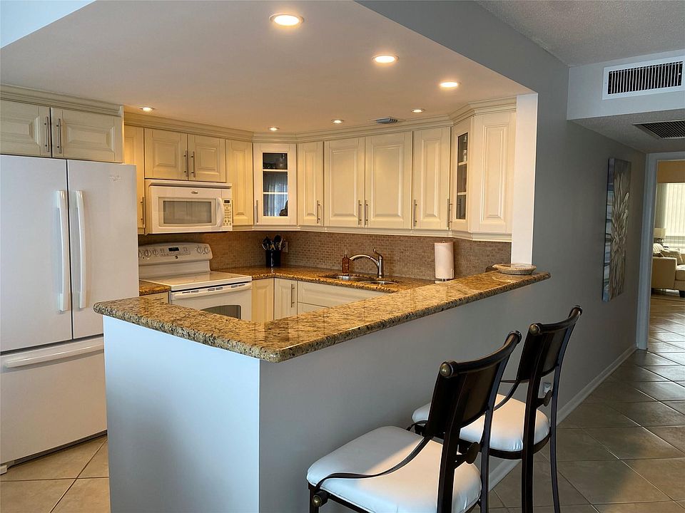 1st image of 4026 Oakridge D #4026