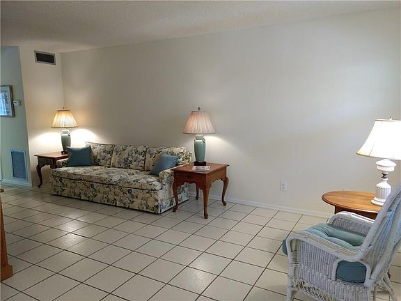 4th image of 38 Vista Gardens Trl
