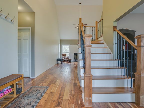 4th image of 2112 Richard Garrett Dr