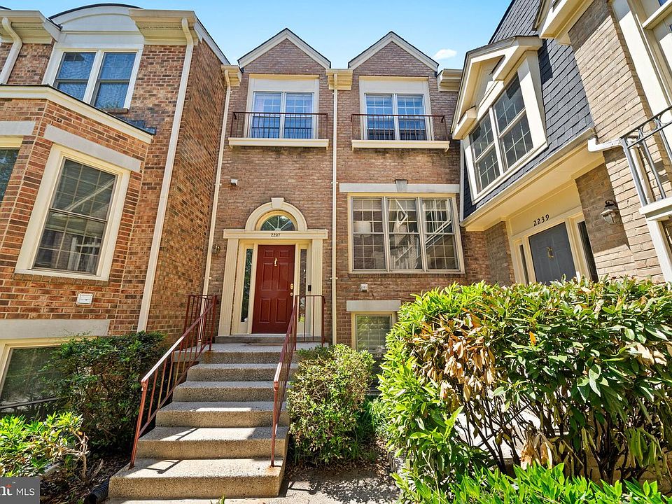 1st image of 2237 Kings Garden Way