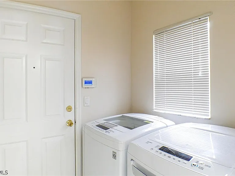 160 Lady Palm Dr — Photo 11