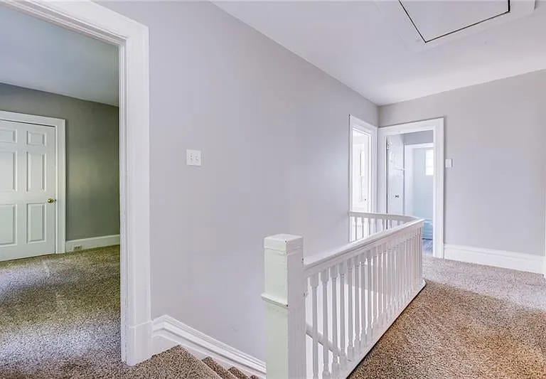 211 W Burgess St — Photo 15