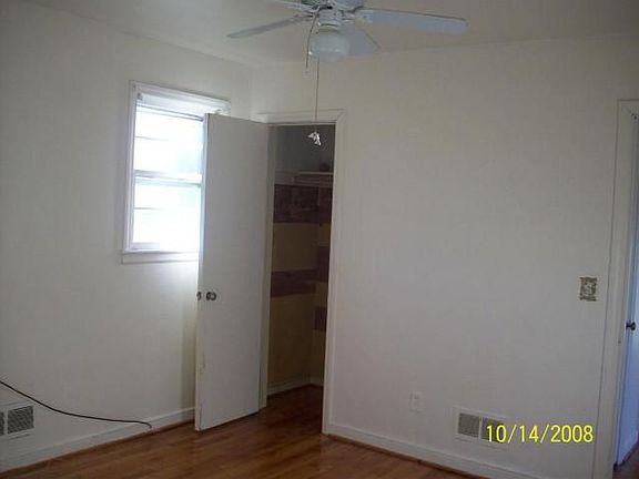 4th image of 2710 Meadowview Dr NW