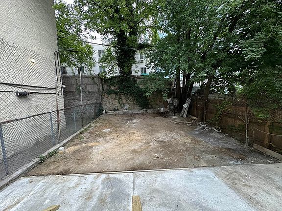 2nd image of 1534 Vyse Ave #B
