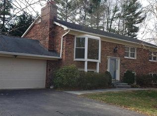 3372 Hickory Hills Dr, Oakton, VA 22124