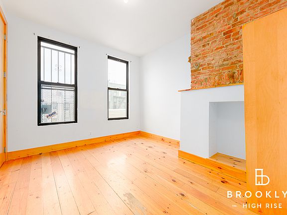 3rd image of 1056 Willoughby Ave APT 2
