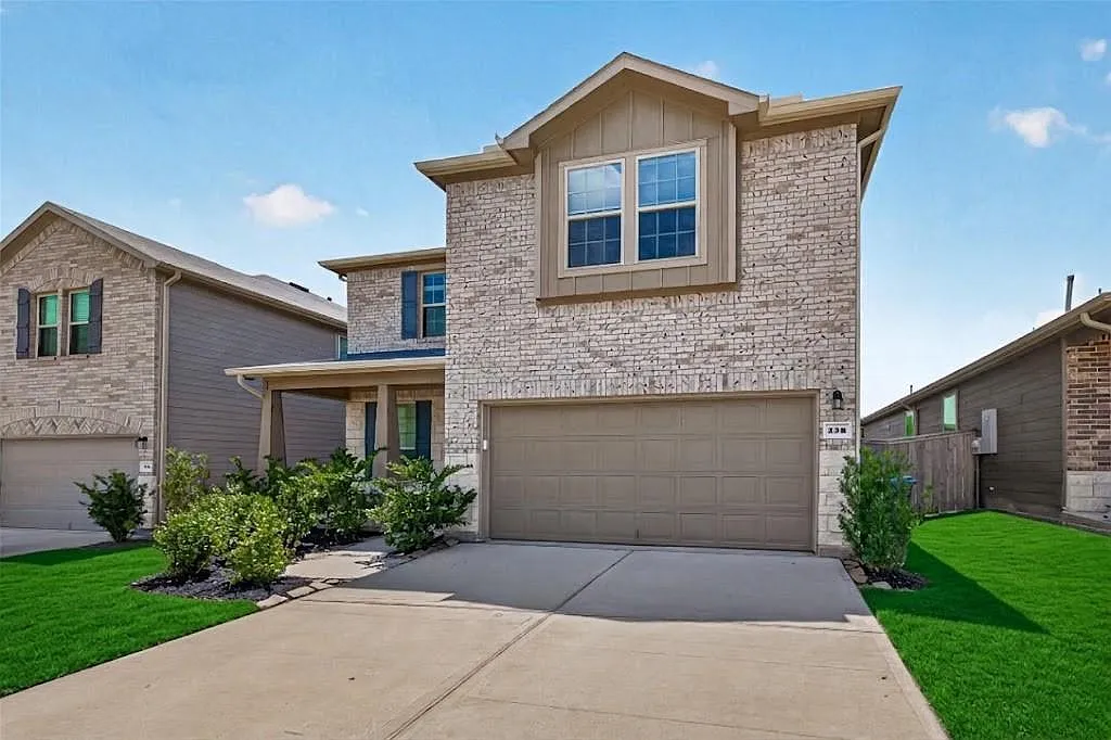 4 bed, 2.5 bath, 2538 sqft, $2,395 — Photo 2