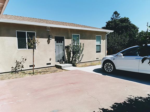 Back Unit and parking spot