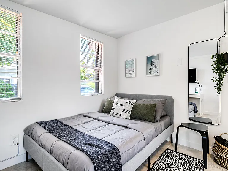 3147 SW 17th St #2 — Photo 8