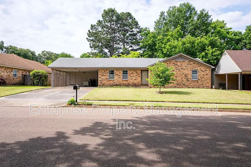 3 bed, 2.0 bath, 1547 sqft, $1,695 — Photo 1