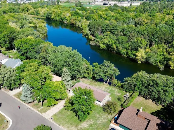 3630 Rum River Dr, Anoka, MN 55303