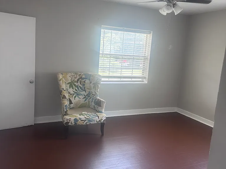 700 Belmont Ave #4 — Photo 5