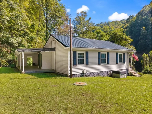 1290 Barrenshee Crk, Freeburn, KY 41528