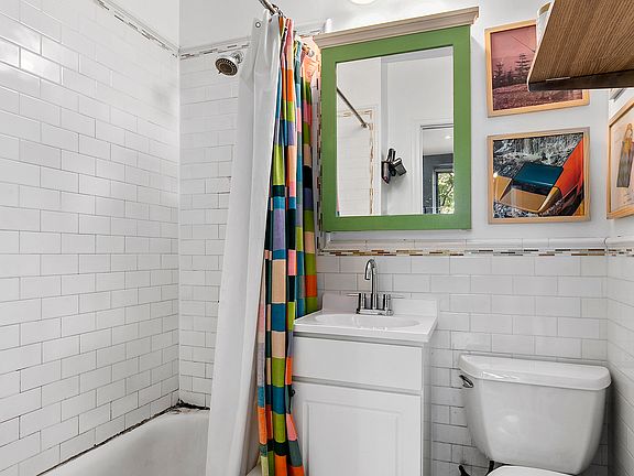 5th image of 22 W 90th St APT 4F
