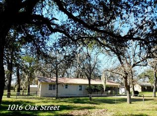 1016 Oak St, Columbus, TX 78934