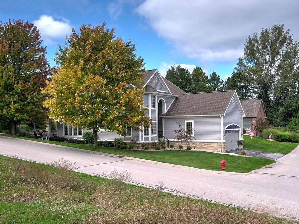 130 W Summerset Ct, Suttons Bay, MI 49682 Zillow