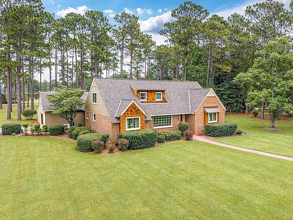 2nd image of 481 Fox Bay Rd.