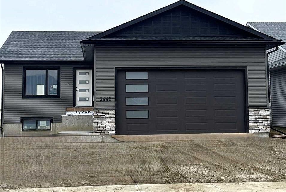 1st image of 3442 E Victory Way