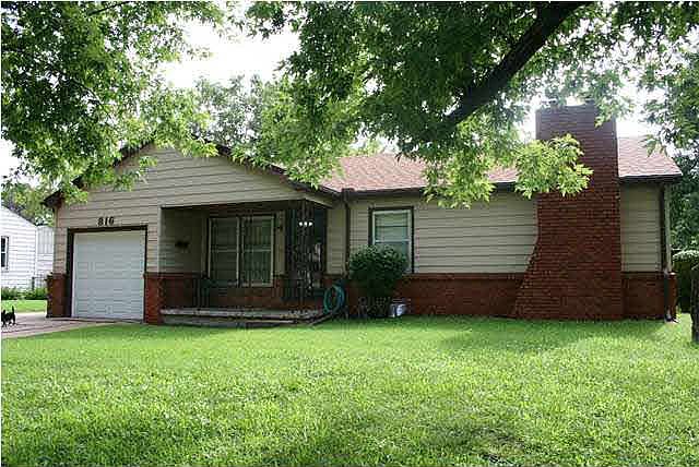 1st image of 816 Fredrick Dr