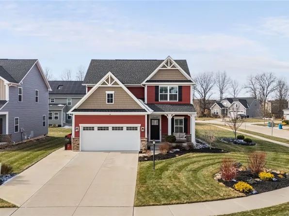 9907 Ethan Cir, Olmsted Falls, OH 44138