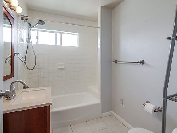 3rd image of 2254 Calle Trepadora #2