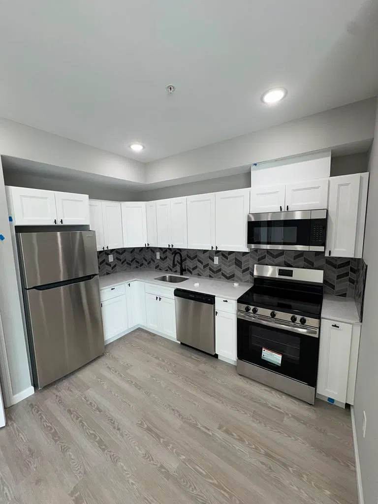 1 bed, $1,818 — Photo 4