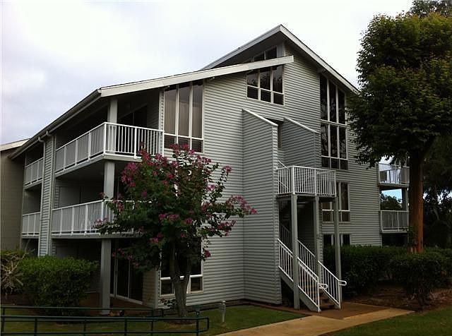 2nd image of 3811 Edward Rd #2303