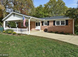 6731 Houndmaster Rd, Springfield, VA 22152