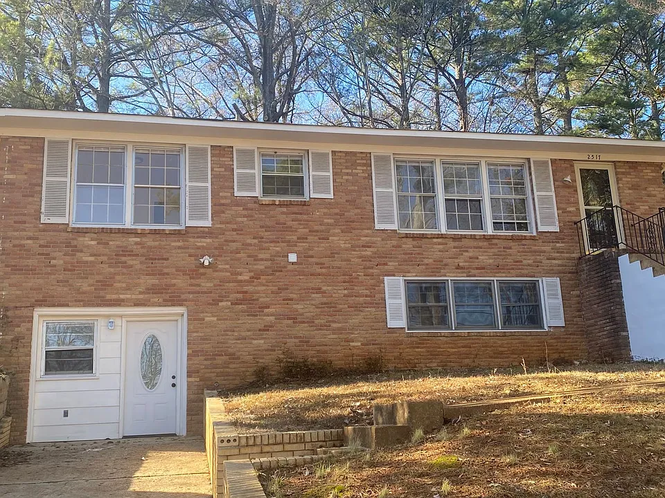 2517 Piney Branch Rd NW