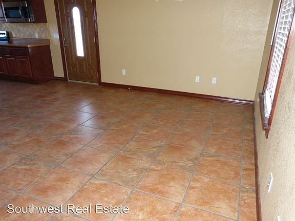 3rd image of 410 Eunice Ave