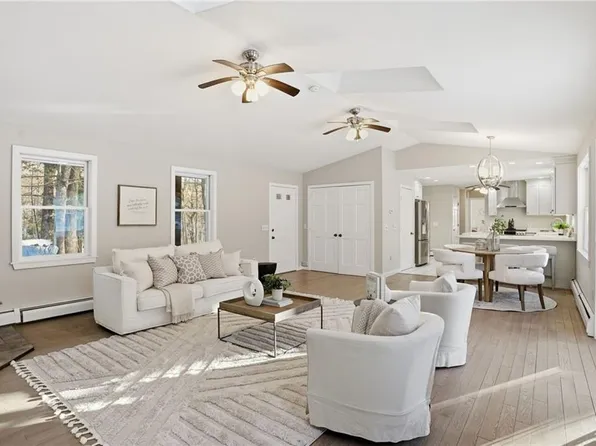 155 Beechwood Hill Trl, Exeter, RI 02822