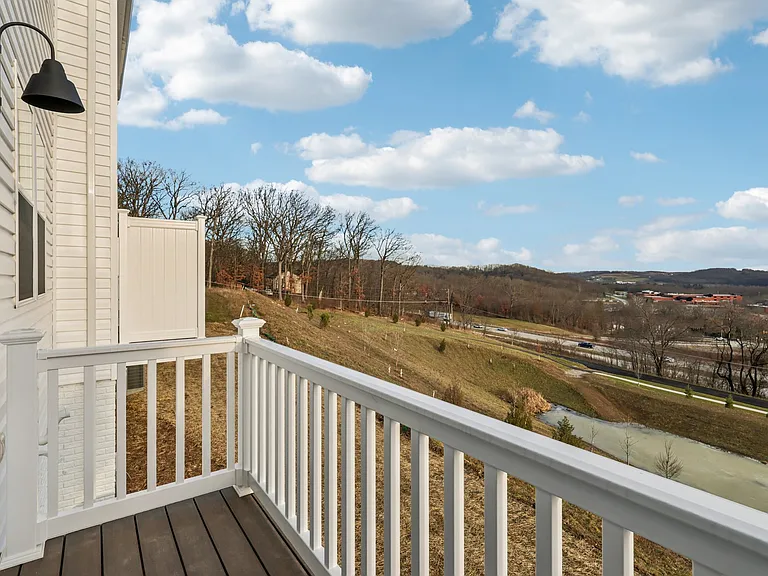First Floor - 10*4 cantilevered deck with spectacular views