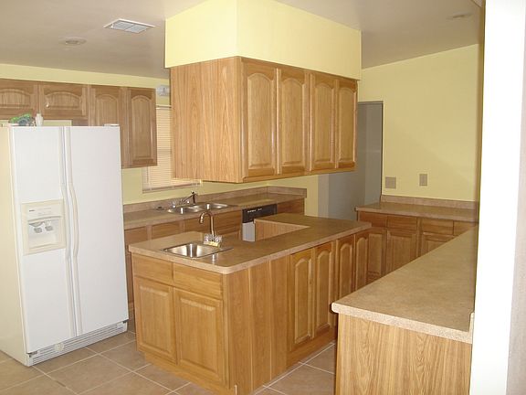 Large island kitchen