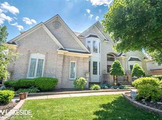 3803 Coachwood Ln, Rochester Hills, MI 48309