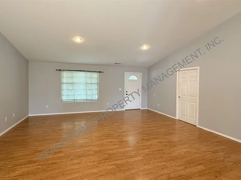 1204 Forsythia Ave — Photo 7