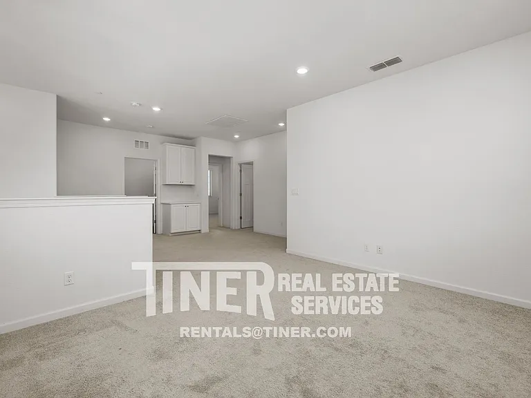 8082 Avanti Dr — Photo 30