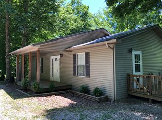 5081 Eagles Cove Rd, Byrdstown, TN 38549