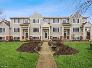 459 Cary Woods Cir, Cary, IL 60013