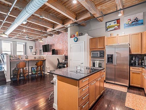5th image of 612 Central St Unit 304
