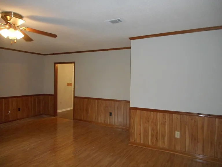 3726 Crest Dr — Photo 9